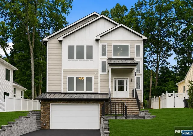 Photo 1 of Sale Pending at 34 Crestview Hill Rd, Livingston, NJ 07039 | MLS# 26028537 | Listing updated on 2026-09-15
