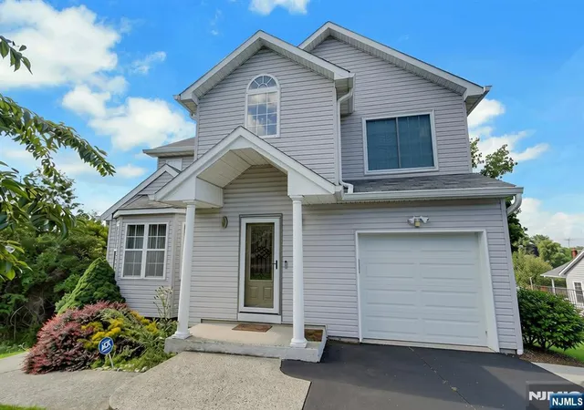 Photo 2 of Single family home for sale at 14 Summit Ct, Hackensack, NJ 07601 | MLS# 26028538 | Listing updated on 2026-08-16