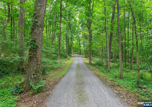 3rd image of 405 Springdale Greendell Rd, Newton, NJ 07860 | MLS# 26028540