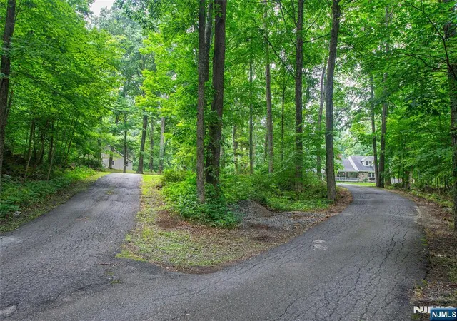 4th image of 405 Springdale Greendell Rd, Newton, NJ 07860 | MLS# 26028540