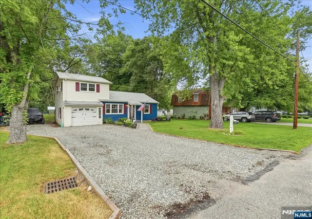 2nd image of 35 Edgecumb Rd, West Milford, NJ 07480 | MLS# 26028541