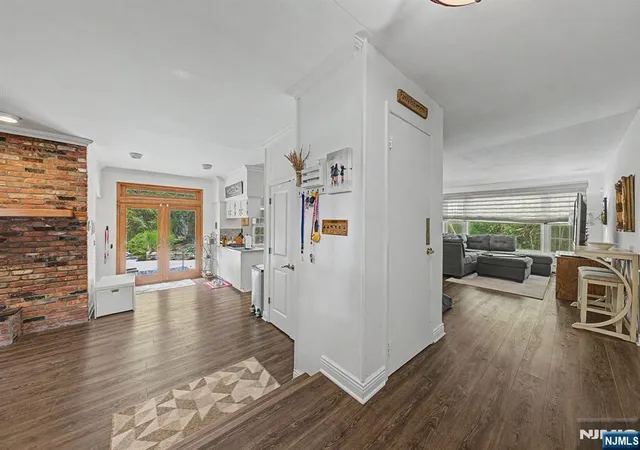 2nd image of 7 Commanche Trl, Oakland, NJ 07436 | MLS# 26028592