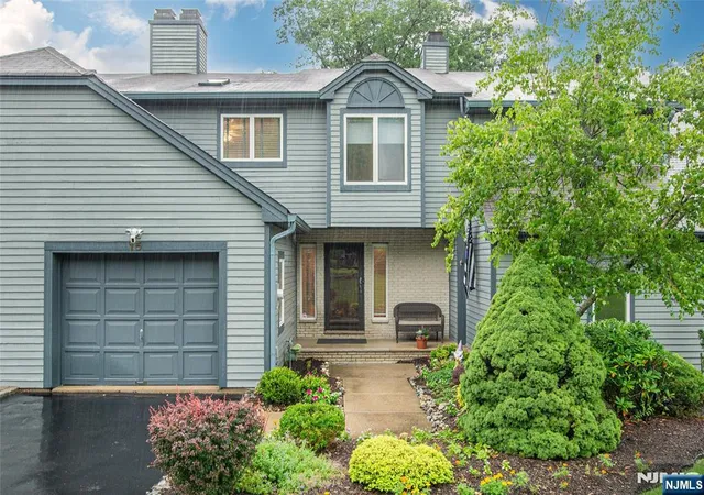 2nd image of 15 Fair Ridge Ct, Wayne, NJ 07470 | MLS# 26028627