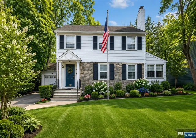 Photo 1 of Sale Pending at 10 Reid Ave, Bloomfield, NJ 07003 | MLS# 26028677 | Listing updated on 2026-08-13