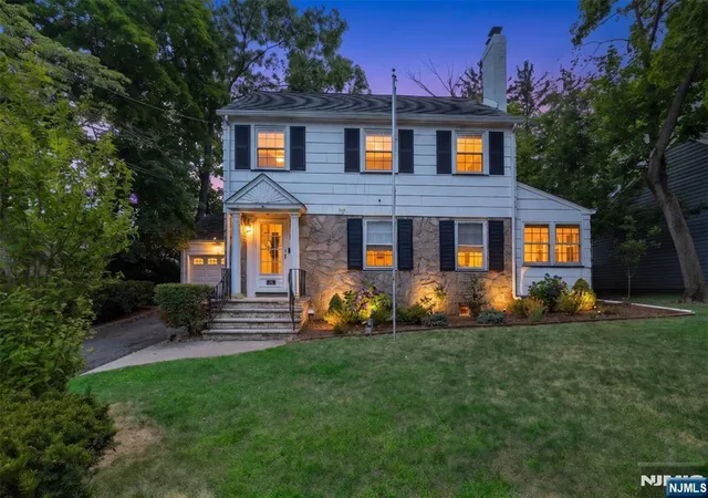 Photo 3 of Sale Pending at 10 Reid Ave, Bloomfield, NJ 07003 | MLS# 26028677 | Listing updated on 2026-08-13