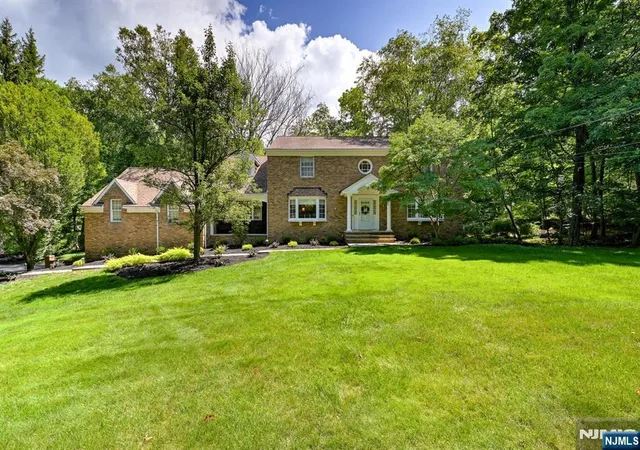 Photo 2 of Sale Pending at 30 Cherry Tree Ln, Kinnelon Borough, NJ 07405 | MLS# 26028704 | Listing updated on 2026-08-10