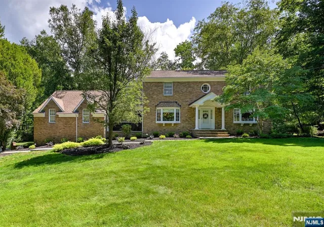 Photo 3 of Sale Pending at 30 Cherry Tree Ln, Kinnelon Borough, NJ 07405 | MLS# 26028704 | Listing updated on 2026-08-10