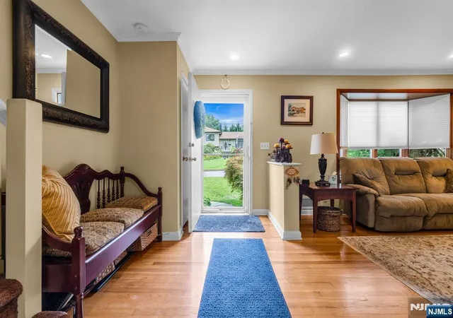 Photo 3 of Sale Pending at 10 Overlook Ave, Emerson, NJ 07630 | MLS# 26028712 | Listing updated on 2026-09-06