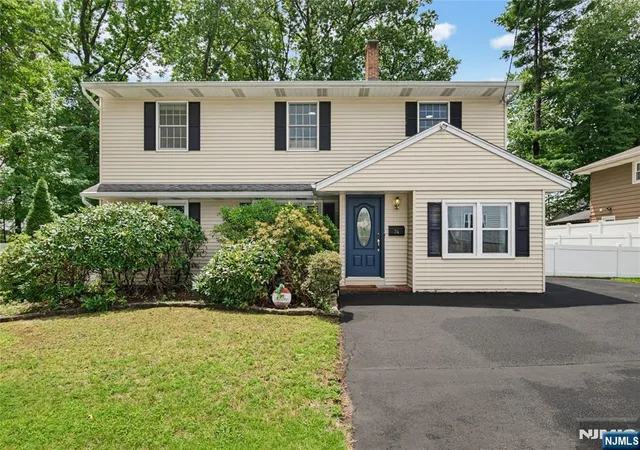 Photo 3 of Sale Pending at 74 Davis Dr, Tenafly, NJ 07670 | MLS# 26028717 | Listing updated on 2026-08-11