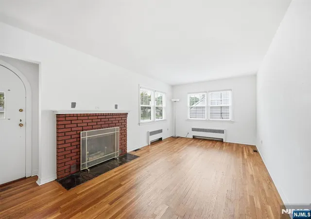 Listing Photo 5 - Condo for sale in building located at 80 Highland Ave, Emerson, NJ 07630