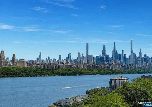 2nd image of 1600 Parker Ave #5G, Fort Lee, NJ 07024 | MLS# 26028735
