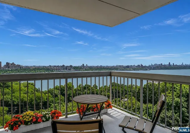 Photo 3 of Sale Pending at 1600 Parker Ave #5G, Fort Lee, NJ 07024 | MLS# 26028735 | Listing updated on 2026-08-19