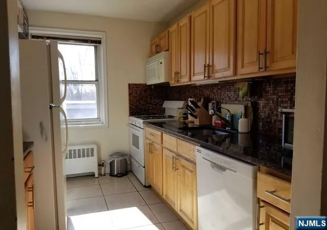 3rd image of 2320 Linwood #1B, Fort Lee, NJ 07024 | MLS# 26028743