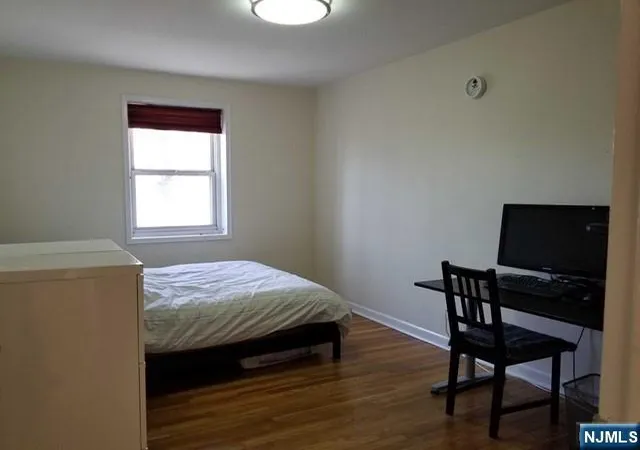2nd image of 2320 Linwood, Fort Lee, NJ 07024