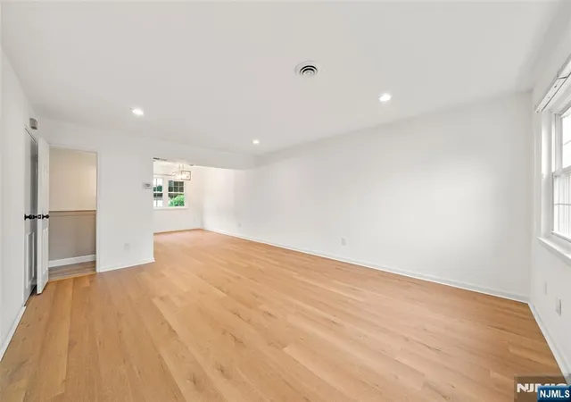 Photo 3 of Townhouse for sale at 156 Parkview Dr #24, Teaneck, NJ 07666 | MLS# 26028746 | Listing updated on 2026-08-16