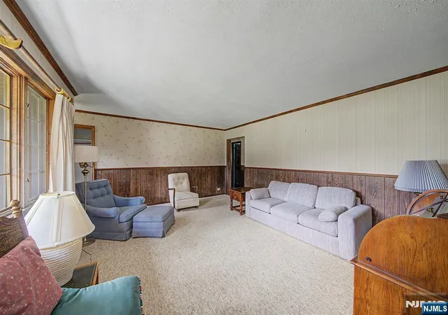 Photo 4 of Single family home for sale at 812 Mountain Ave, Wyckoff, NJ 07481 | MLS# 26028747 | Listing updated on 2026-08-10