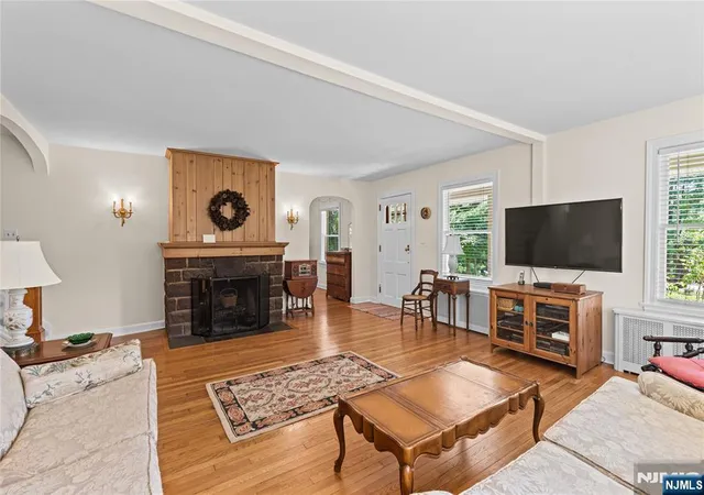 Photo 1 of Single family home for sale at 243 W Saddle River Rd, Upper Saddle River, NJ 07458 | MLS# 26028752 | Listing updated on 2026-09-04