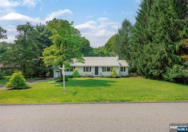 Photo 1 of Sale Pending at 16 Dater Ln, Saddle River, NJ 07458 | MLS# 26028757 | Listing updated on 2026-09-16
