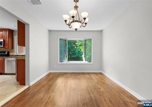 Photo 3 of Sale Pending at 16 Dater Ln, Saddle River, NJ 07458 | MLS# 26028757 | Listing updated on 2026-09-16