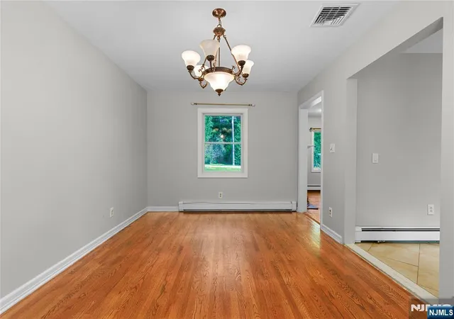 Photo 4 of Sale Pending at 16 Dater Ln, Saddle River, NJ 07458 | MLS# 26028757 | Listing updated on 2026-09-16