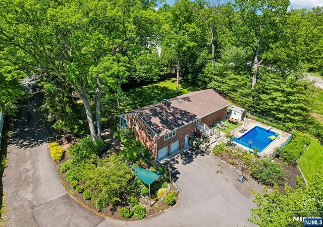 36th image of 881 Bordentown Ave, South Amboy, NJ 08879 | MLS# 26028759