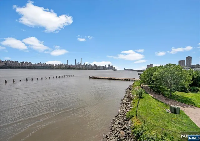 30th image of 148 The Promenade, Edgewater, NJ 07020 | MLS# 26028772