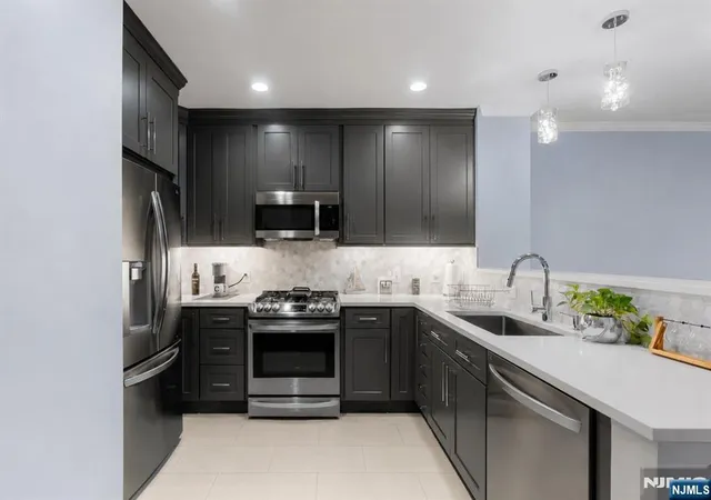 Photo 3 of Condo for sale at 148 The Promenade, Edgewater, NJ 07020 | MLS# 26028772 | Listing updated on 2026-09-15