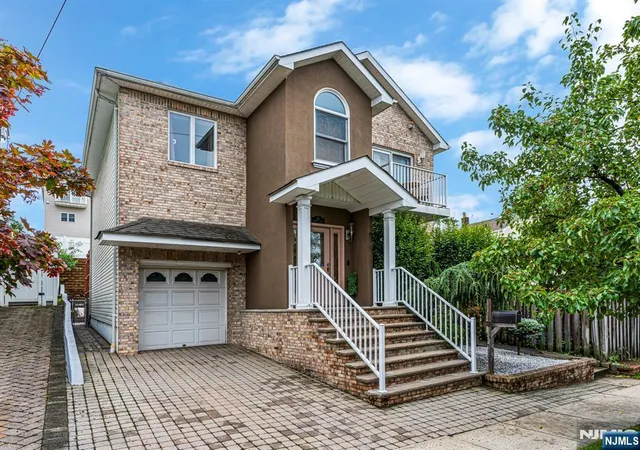 Photo 1 of Single family home for sale at 146 Bathurst Ave, North Arlington, NJ 07031 | MLS# 26028776 | Listing updated on 2026-09-05