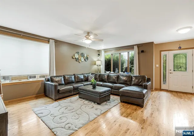 Photo 3 of Single family home for sale at 146 Bathurst Ave, North Arlington, NJ 07031 | MLS# 26028776 | Listing updated on 2026-09-05