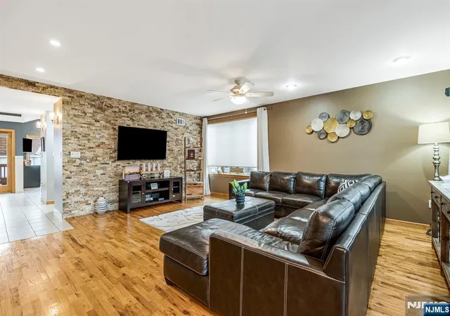Photo 3 of Single family home for sale at 146 Bathurst Ave, North Arlington, NJ 07031 | MLS# 26028776 | Listing updated on 2026-09-05