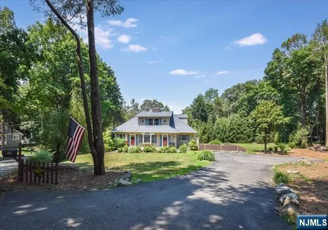 2nd image of 39 Circle Ave, Wayne, NJ 07470 | MLS# 26028783
