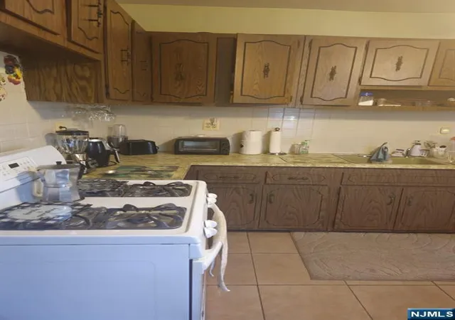 Photo 4 of Single family home for sale at 785 Highland Ave, Newark, NJ 07104 | MLS# 26028798 | Listing updated on 2026-09-24