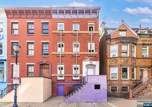 Photo 1 of Single family home for sale at 265 Ml King Blvd, Newark, NJ 07102 | MLS# 26028812 | Listing updated on 2026-08-02