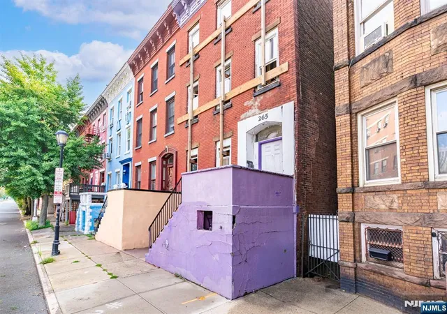 Photo 3 of Single family home for sale at 265 Ml King Blvd, Newark, NJ 07102 | MLS# 26028812 | Listing updated on 2026-08-02
