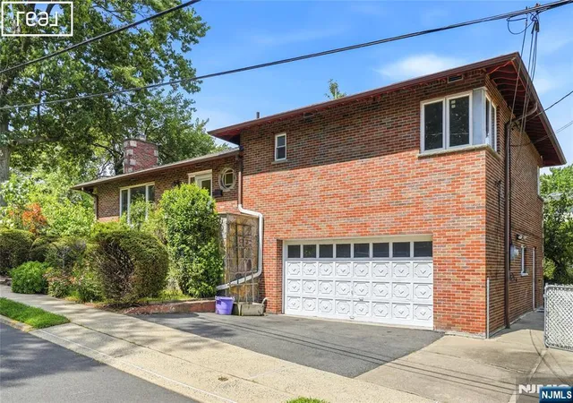 Photo 3 of House for sale at 253 Mcelroy Ave, Fort Lee, NJ 07024 | MLS# 26028815 | Listing updated on 2026-08-22