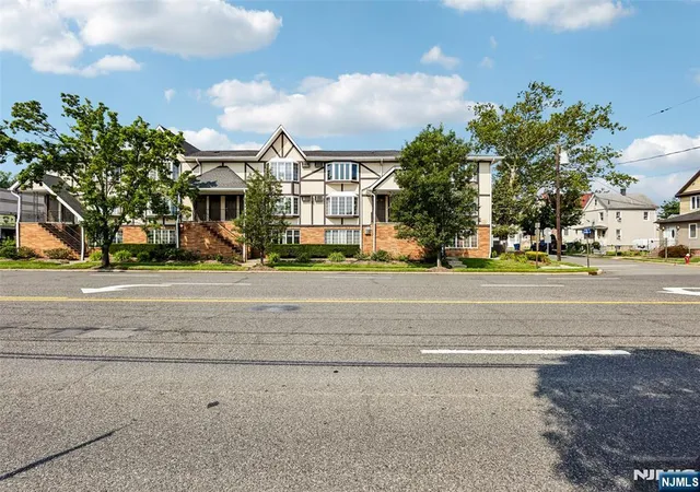 Photo 2 of Sale Pending at 33 Henry Pl #B2, Hackensack, NJ 07601 | MLS# 26028820 | Listing updated on 2026-08-24