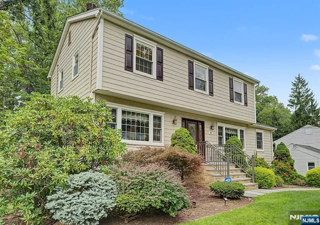 Photo 3 of Single family home for sale at 34 Cavell Pl, Caldwell, NJ 07006 | MLS# 26028830 | Listing updated on 2026-08-02