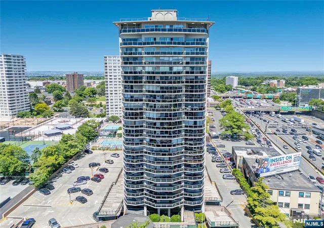 2nd image of 2077 Ctr Ave, Fort Lee, NJ 07024