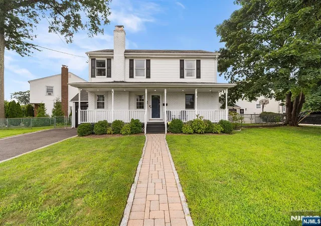 Photo 2 of Single family home for sale at 2 Derby Ln, Dumont, NJ 07628 | MLS# 26028871 | Listing updated on 2026-08-29