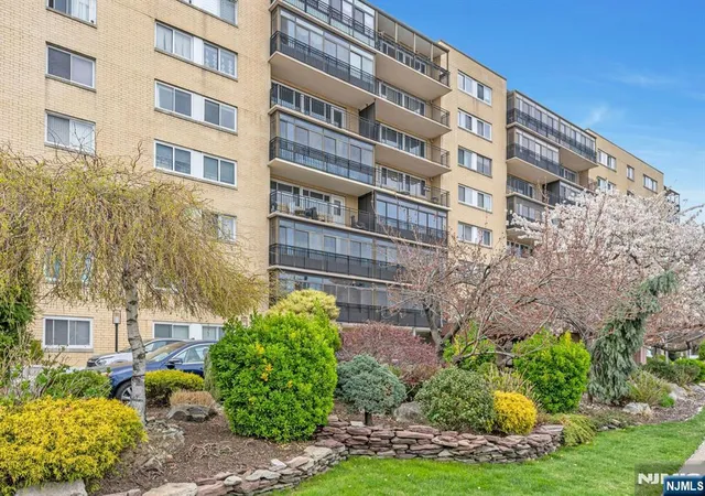 Photo 1 of Condo for sale at 2185 Lemoine Ave #2C, Fort Lee, NJ 07024 | MLS# 26028876 | Listing updated on 2026-08-05