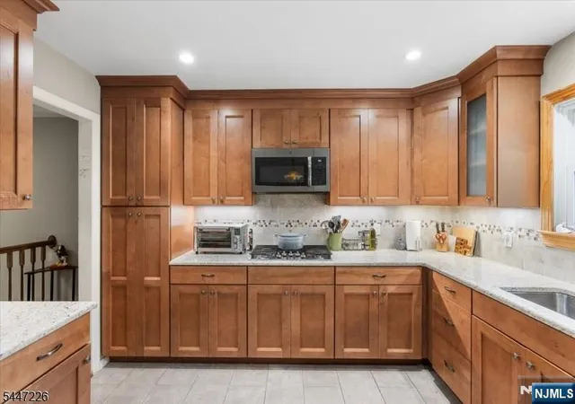 4th image of 965 Edgewood Dr, Stillwater, NJ 07860 | MLS# 26028883