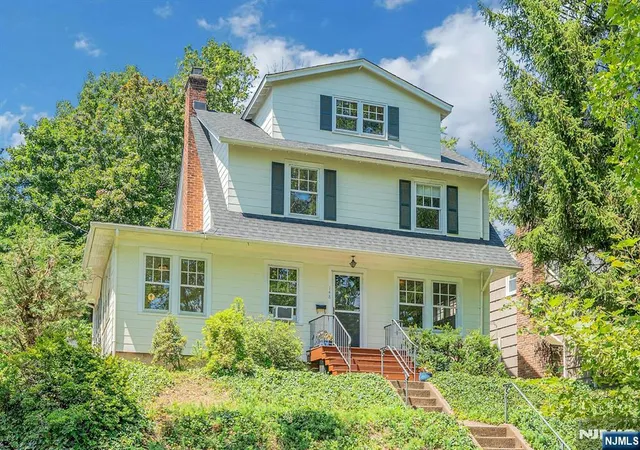 Photo 1 of Sale Pending at 148 Essex Ave, Glen Ridge, NJ 07028 | MLS# 26028885 | Listing updated on 2026-08-14