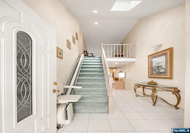 Photo 3 of Sale Pending at 675 Raritan Rd #6, Clark, NJ 07066 | MLS# 26028890 | Listing updated on 2026-09-10