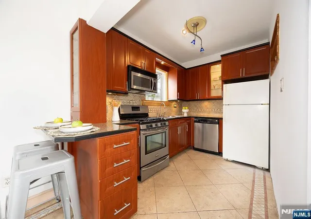 Photo 4 of Sale Pending at 26 Kearney St, Lyndhurst, NJ 07071 | MLS# 26028891 | Listing updated on 2026-09-16