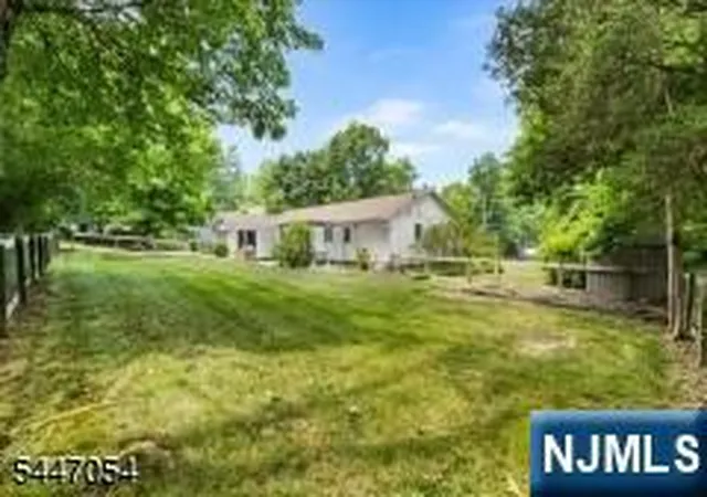 4th image of 958 Cedar Dr, Stillwater, NJ 07860 | MLS# 26028895