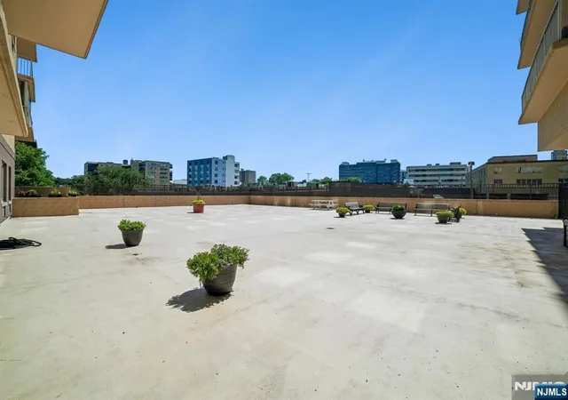 2nd image of 2150 Ctr Ave, Fort Lee, NJ 07024