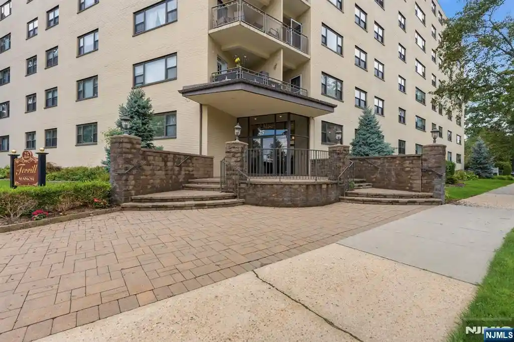 Listing Photo 1 - Condo for sale in 25 Grand Ave located at 25 Grand Ave, Hackensack, NJ 07601 - Unit #6E