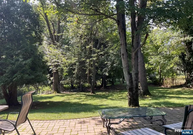 4th image of 51 Earnshaw Pl, Clifton, NJ 07013 | MLS# 26028936