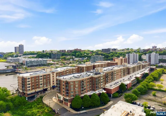 2nd image of 3103 City Pl, Edgewater, NJ 07020 | MLS# 26028938