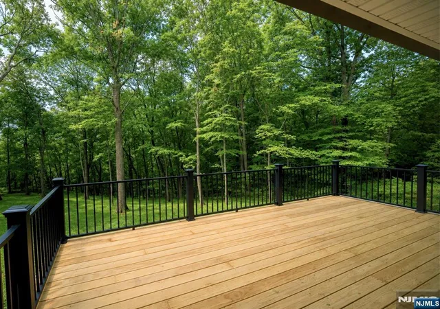 5th image of 220 Brook Valley Rd, Montville Township, NJ 07082 | MLS# 26028959